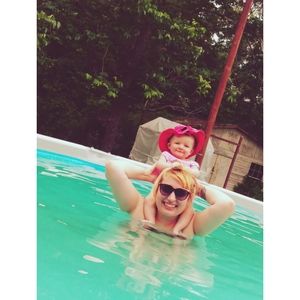 Meet your Posher, Leola